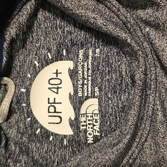 The North Face UPF 40+ Gray Long Sleeve Shirt - Picture 3 of 5